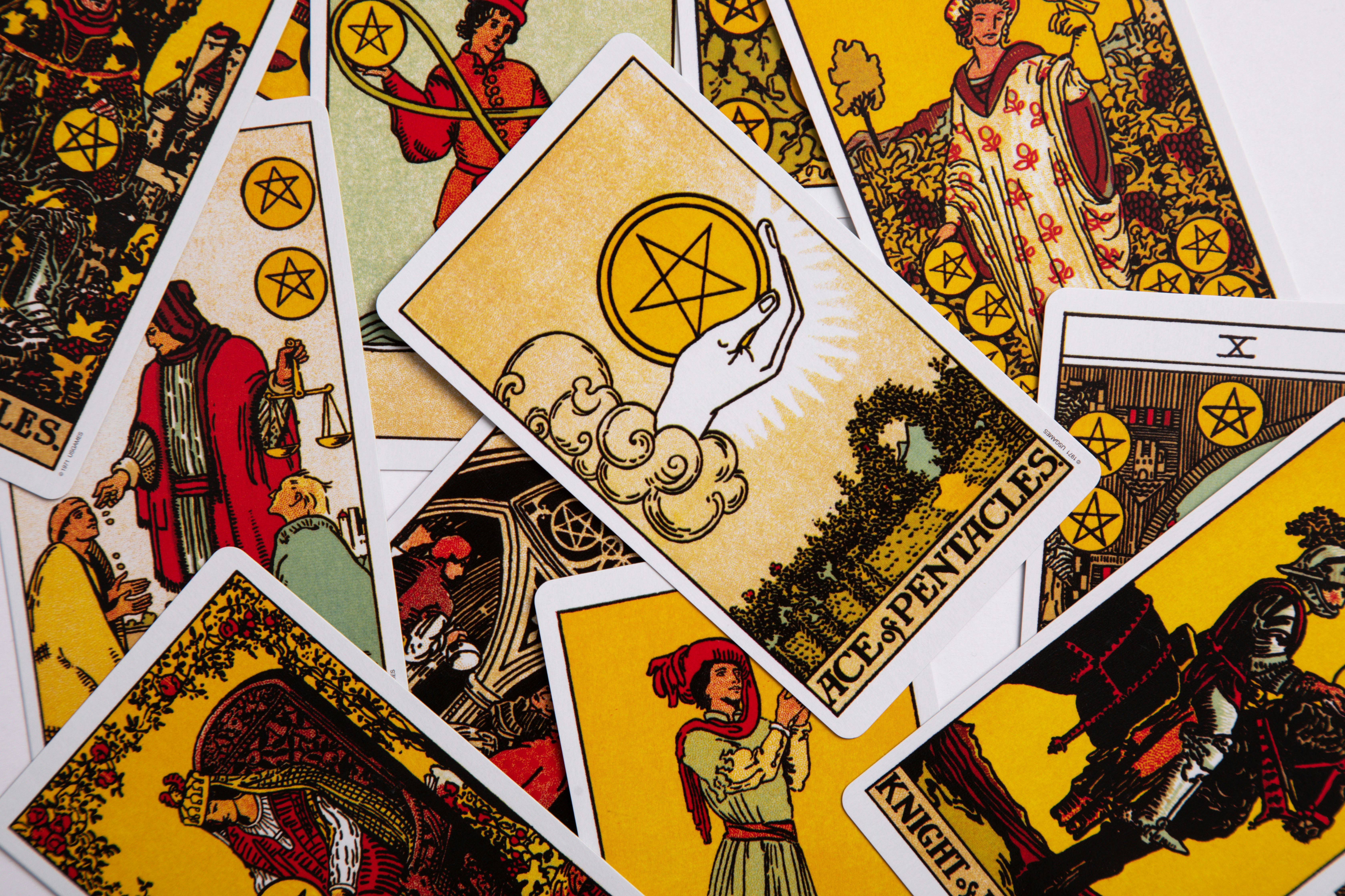 Tarot cards for learning divination skills